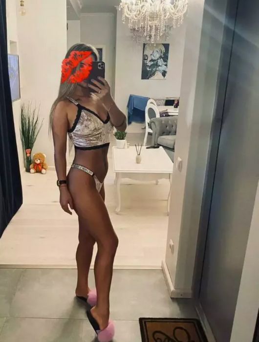 Где найти ночную бабочку: искусство знакомства с 'девушкой по соседству'